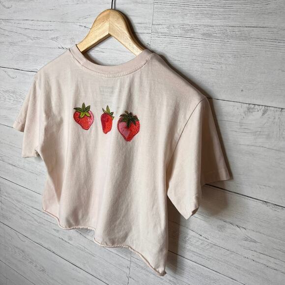 Strawberry Shortcake Top Womens Size Large Cropped Novelty 100% Cotton - Picture 13 of 16